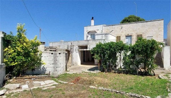 casa indipendente in vendita a Cisternino