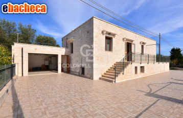 casa indipendente in vendita a Cisternino