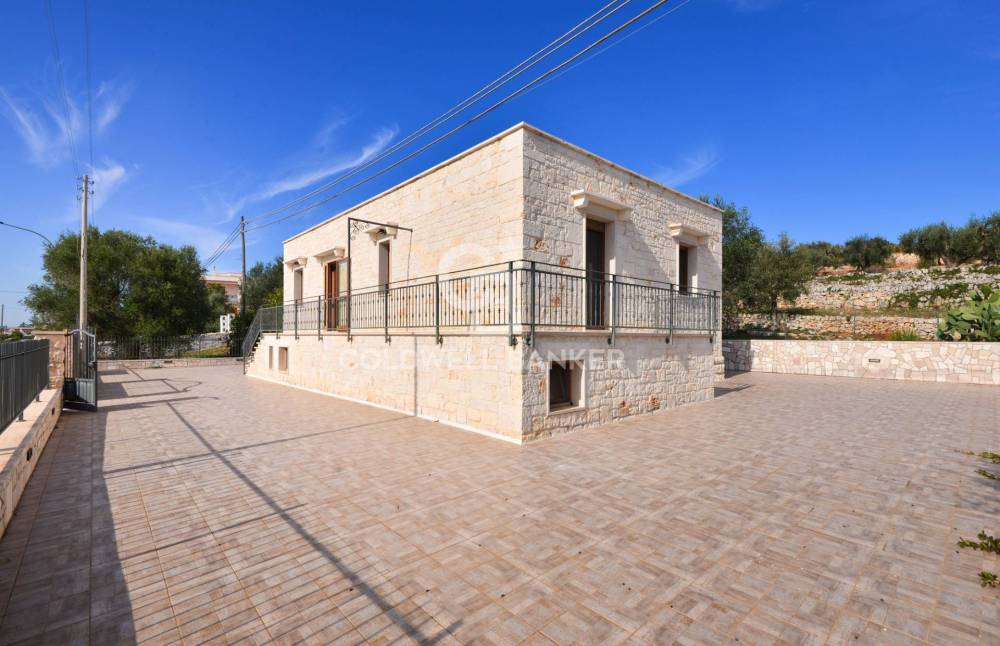 casa indipendente in vendita a Cisternino