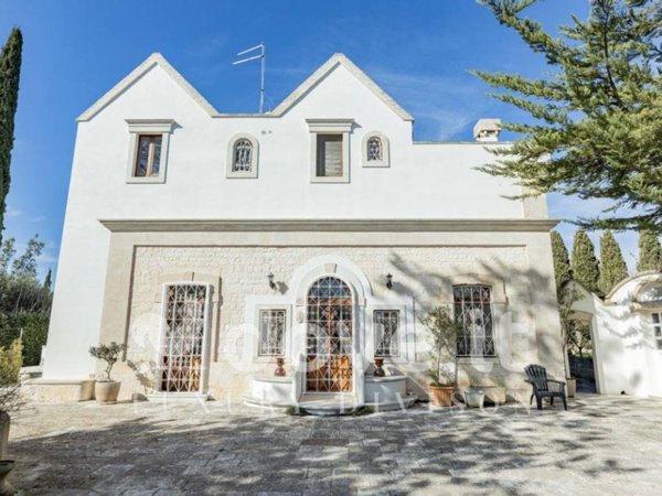 casa indipendente in vendita a Cisternino