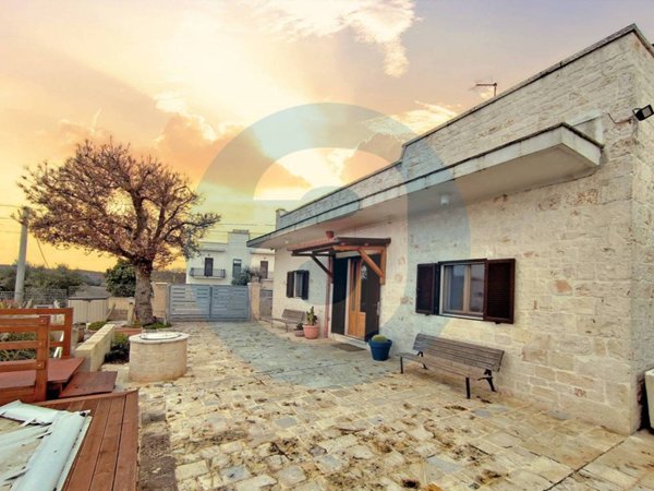 casa indipendente in vendita a Cisternino