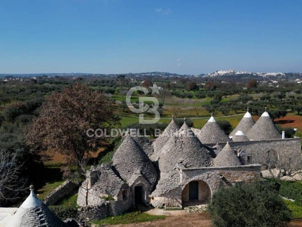 casa indipendente in vendita a Cisternino in zona Sisto