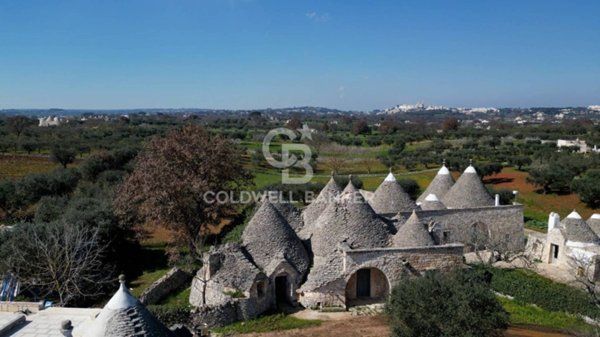 casa indipendente in vendita a Cisternino in zona Sisto