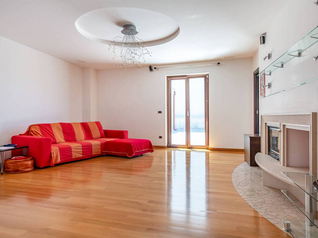 casa indipendente in vendita a Cisternino in zona Casalini