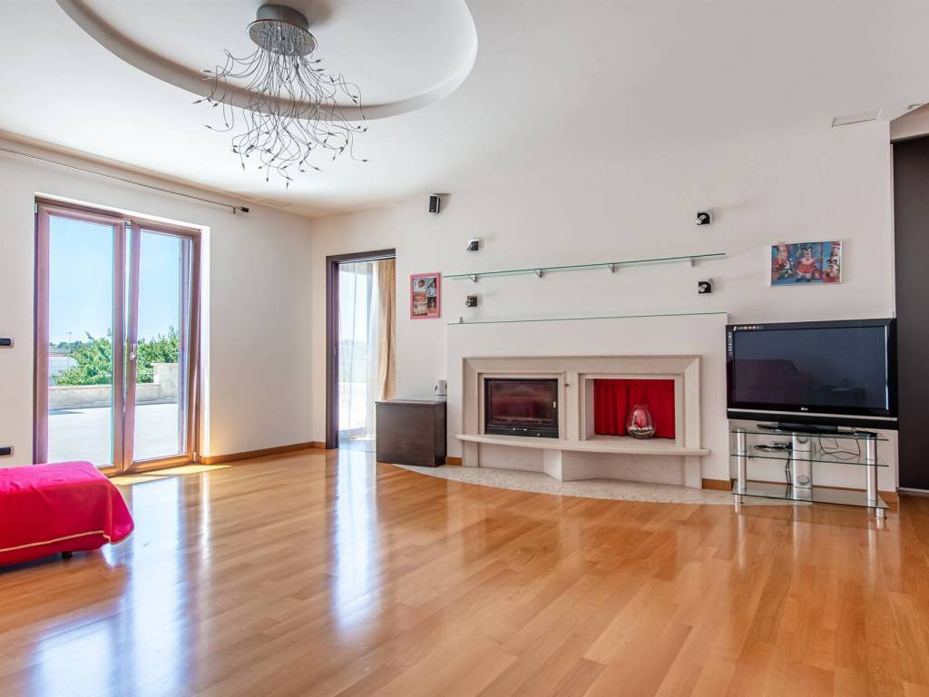 casa indipendente in vendita a Cisternino in zona Casalini