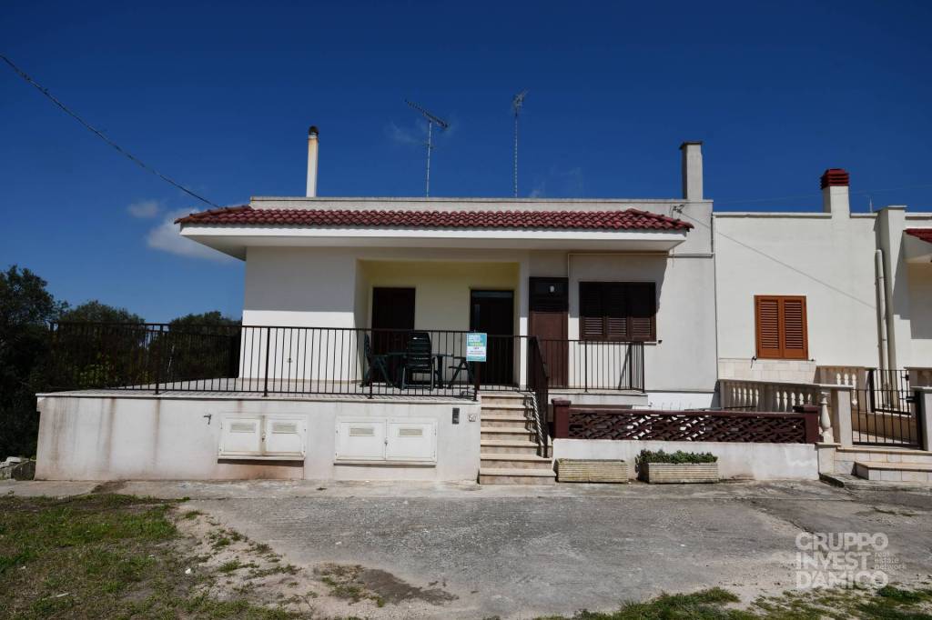 casa indipendente in vendita a Cisternino