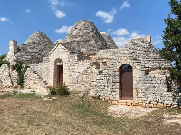 casa indipendente in vendita a Cisternino