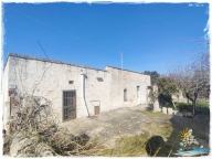 casa indipendente in vendita a Cisternino in zona Casalini