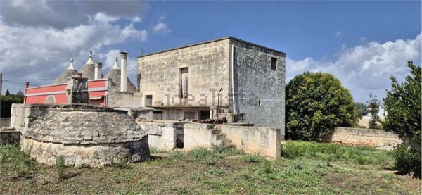 quadrivano in vendita a Cisternino
