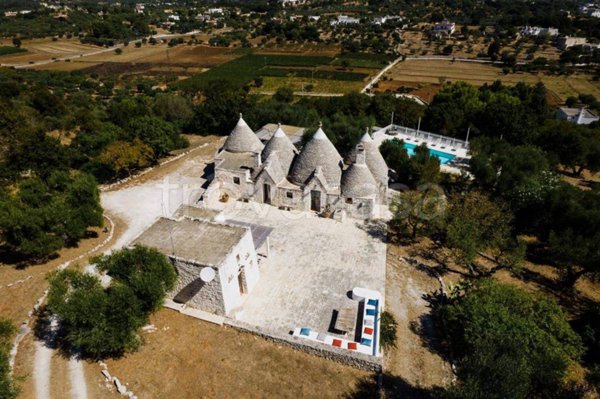 casa indipendente in vendita a Cisternino