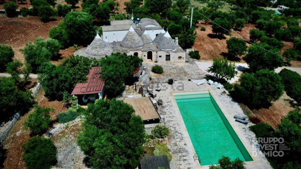 casa indipendente in vendita a Cisternino
