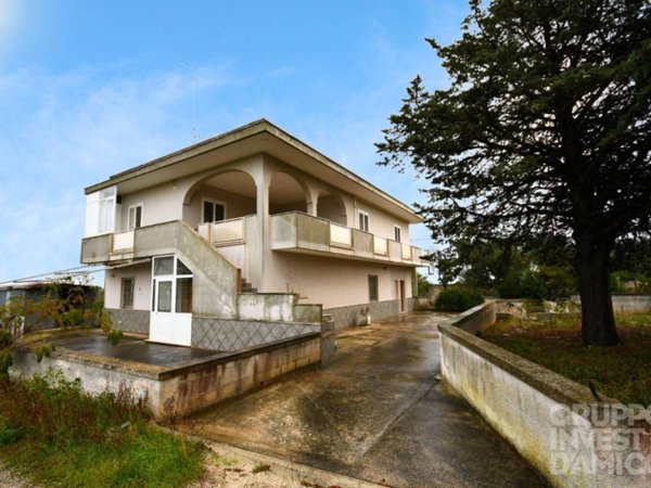 casa indipendente in vendita a Cisternino