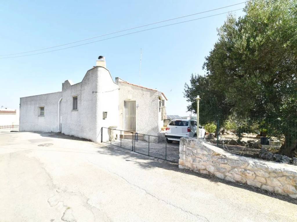 casa indipendente in vendita a Cisternino