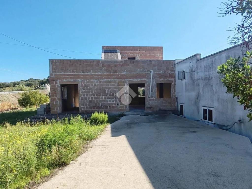 casa indipendente in vendita a Cisternino