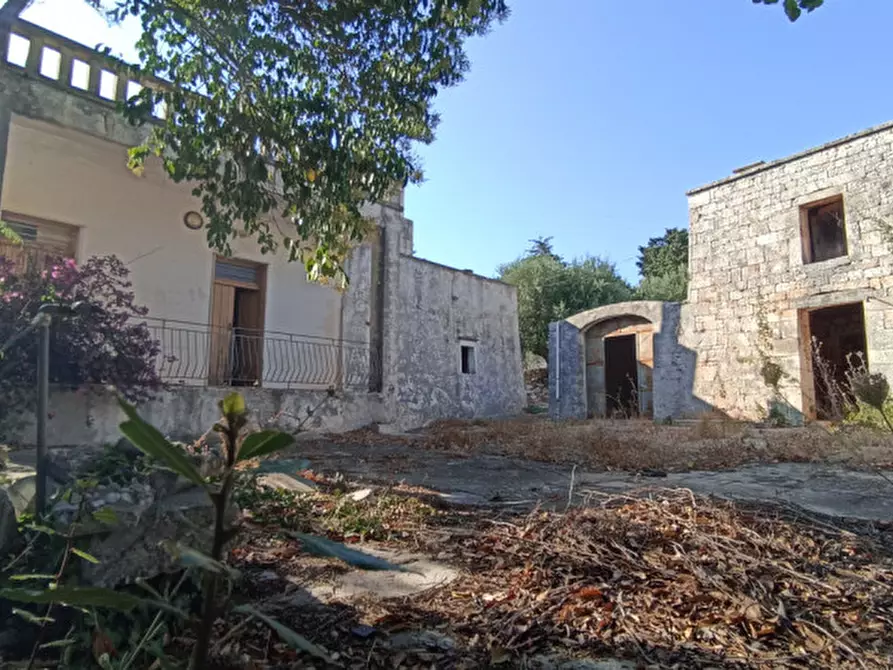 casa indipendente in vendita a Cisternino in zona Caranna