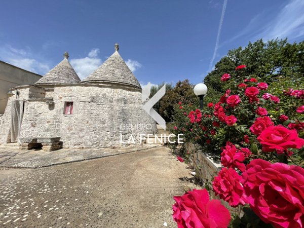 casa indipendente in vendita a Cisternino