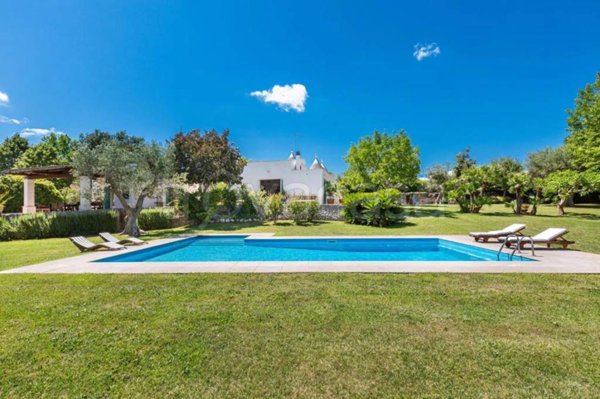 casa indipendente in vendita a Cisternino
