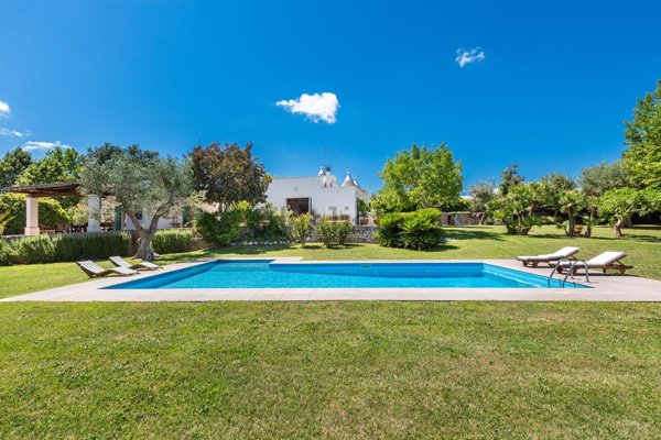 casa indipendente in vendita a Cisternino