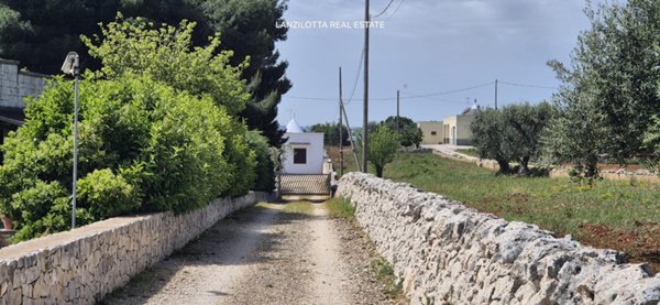 casa indipendente in vendita a Cisternino in zona Marinelli