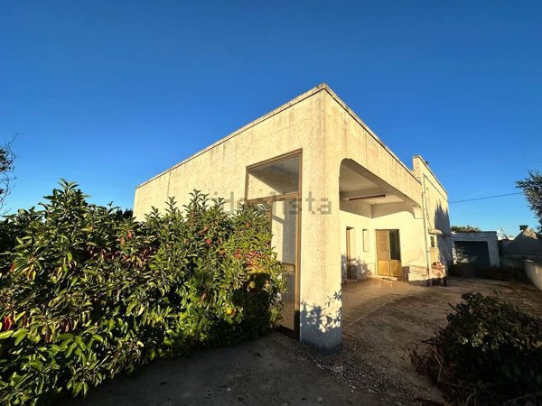 casa indipendente in vendita a Cisternino
