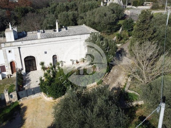 casa indipendente in vendita a Cisternino in zona Casalini