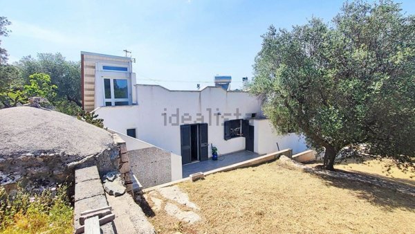 casa indipendente in vendita a Cisternino