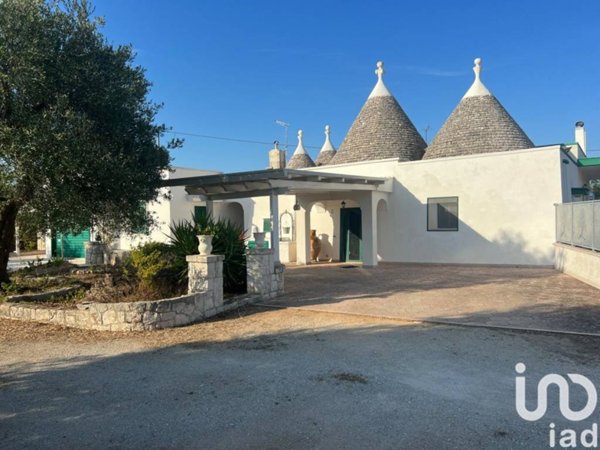 casa indipendente in vendita a Cisternino