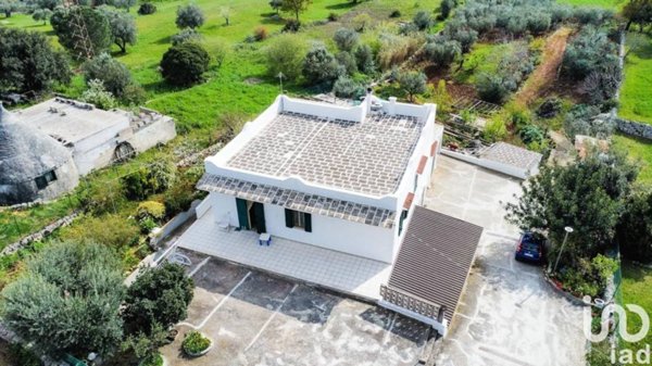 casa indipendente in vendita a Cisternino