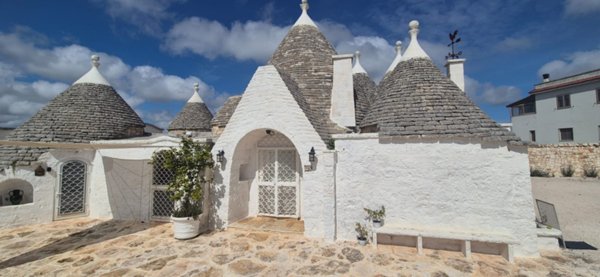 negozio in vendita a Cisternino