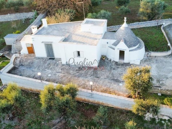 casa indipendente in vendita a Cisternino