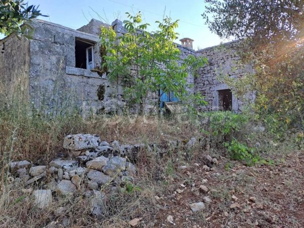 casa indipendente in vendita a Cisternino