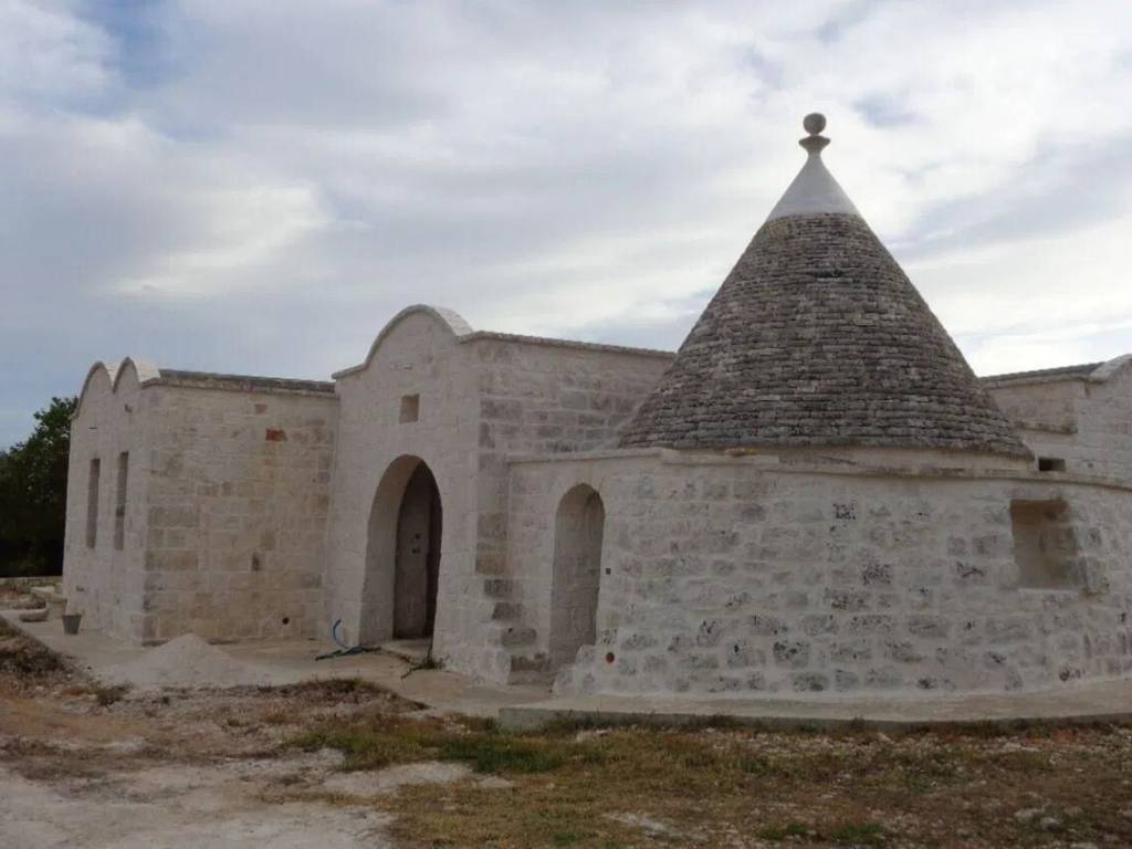 casa indipendente in vendita a Cisternino