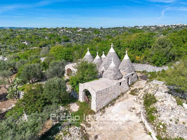 casa indipendente in vendita a Cisternino in zona Casalini