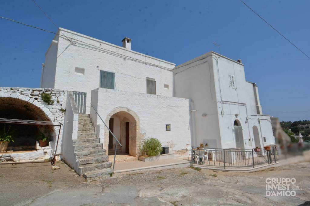 casa indipendente in vendita a Cisternino in zona Casalini