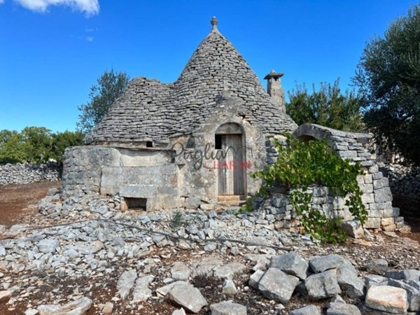 casa indipendente in vendita a Cisternino in zona Casalini