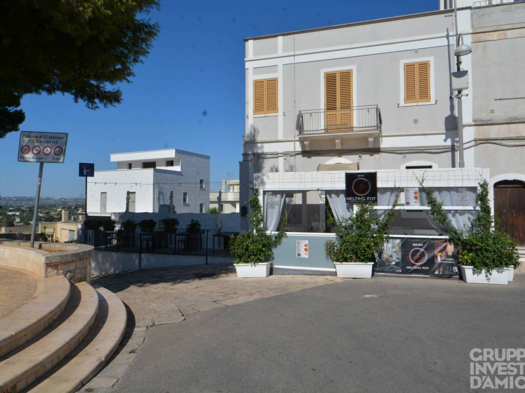 negozio in vendita a Cisternino