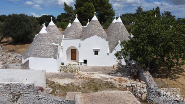 casa indipendente in vendita a Cisternino