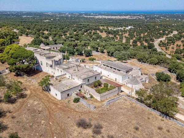 casa indipendente in vendita a Cisternino