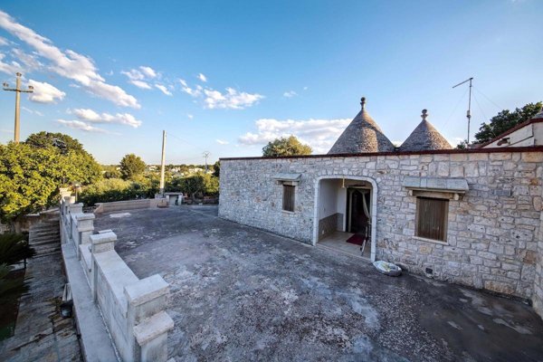 casa indipendente in vendita a Cisternino