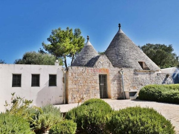 casa indipendente in vendita a Cisternino