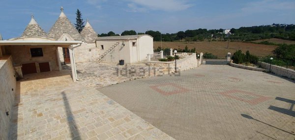esavano in vendita a Cisternino