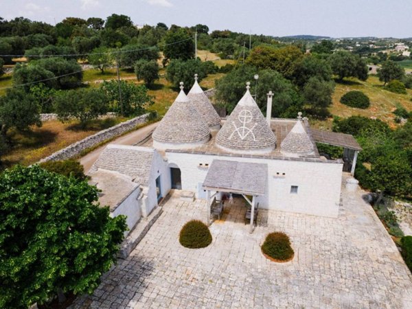casa indipendente in vendita a Cisternino