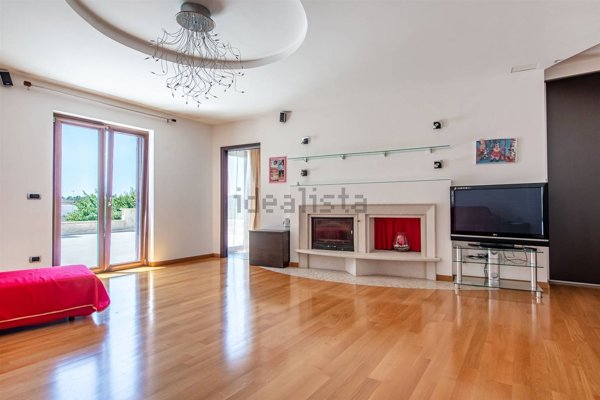 casa indipendente in vendita a Cisternino in zona Casalini