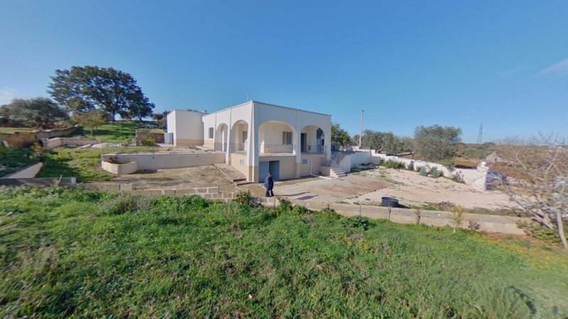 casa indipendente in vendita a Cisternino in zona Caranna