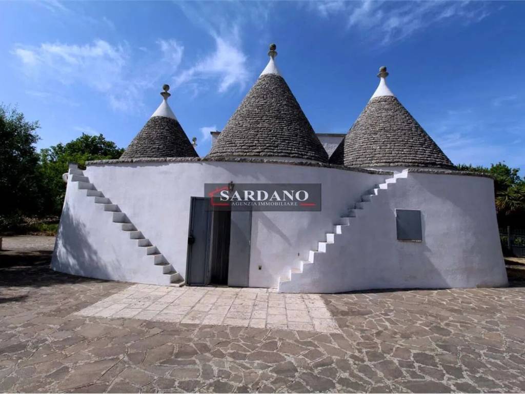 casa indipendente in vendita a Cisternino in zona Casalini