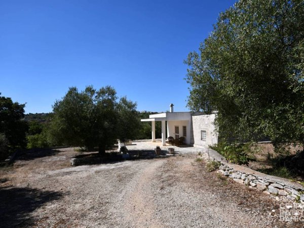 casa indipendente in vendita a Cisternino