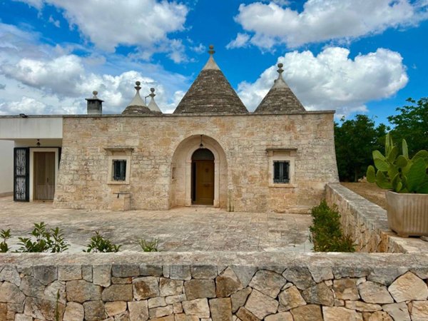 casa indipendente in vendita a Cisternino