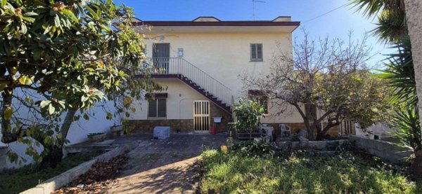 casa indipendente in vendita a Cisternino in zona Casalini