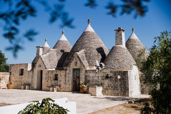 casa indipendente in vendita a Cisternino