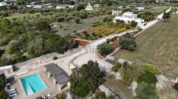 casa indipendente in vendita a Cisternino